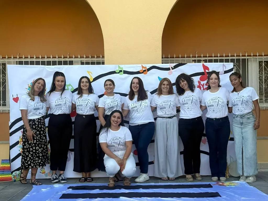 poioi eimaste eleni bellou corfu